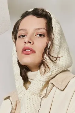 Kragen mit Kapuze aus WOOLADDICTS FIRE