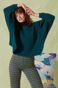 Poncho-Pullover aus ENYA