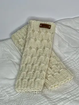 Handstulpen mit Perlen