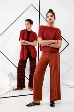 Kurzarm-Pullover aus AMIRA LIGHT