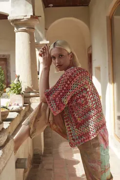 Gehäkelte Kurzarmjacke aus ARTSY