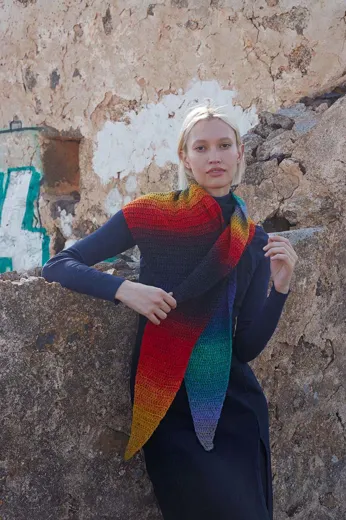 Dreiecktuch gehäkelt aus WOOLADDICTS MOVE 6PLY