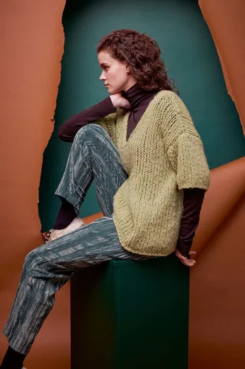 Kurzarmpullover mit V-Ausschnitt aus AVALON